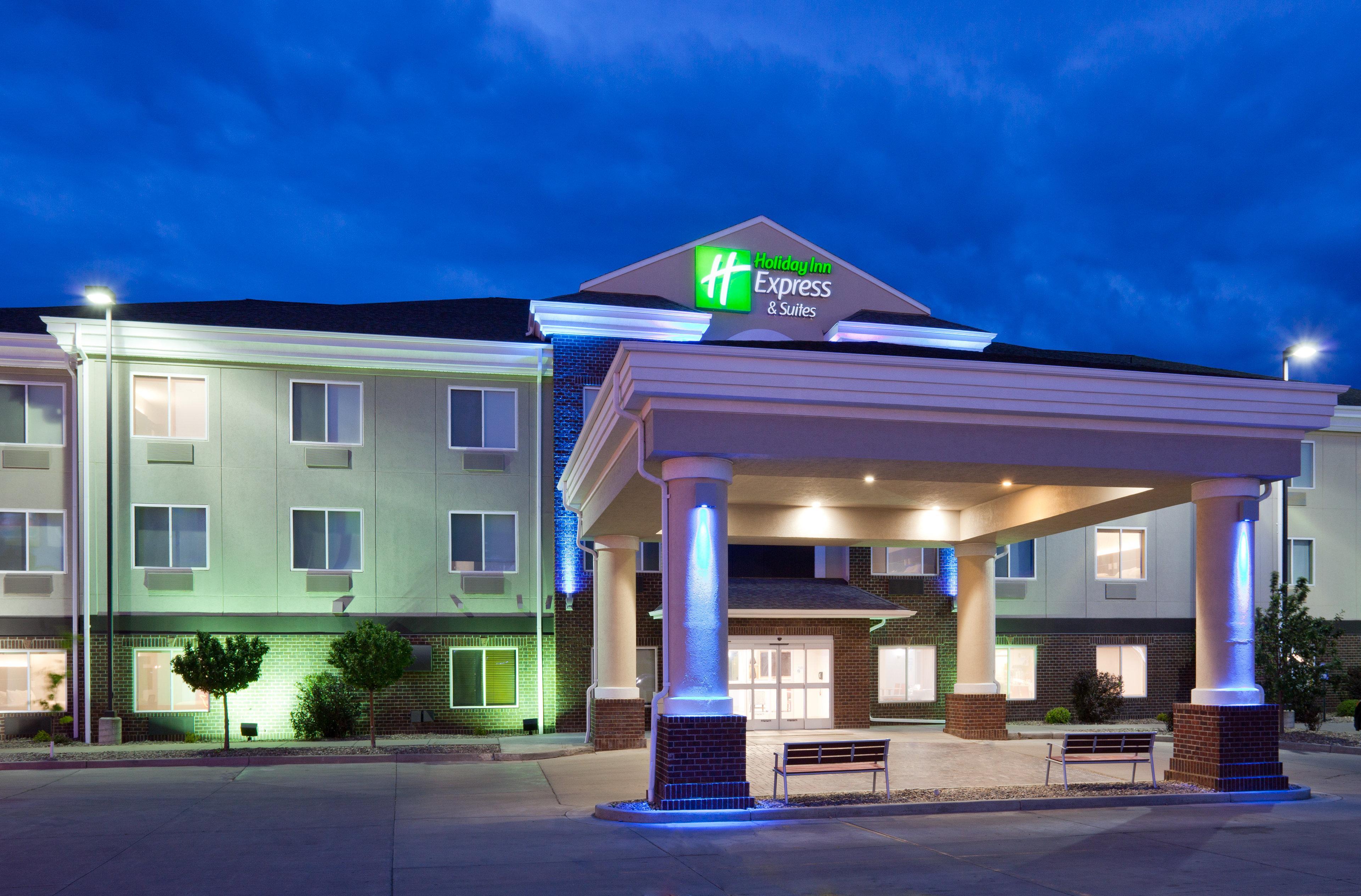 Holiday Inn Express & Suites - Dickinson By Ihg Екстериор снимка
