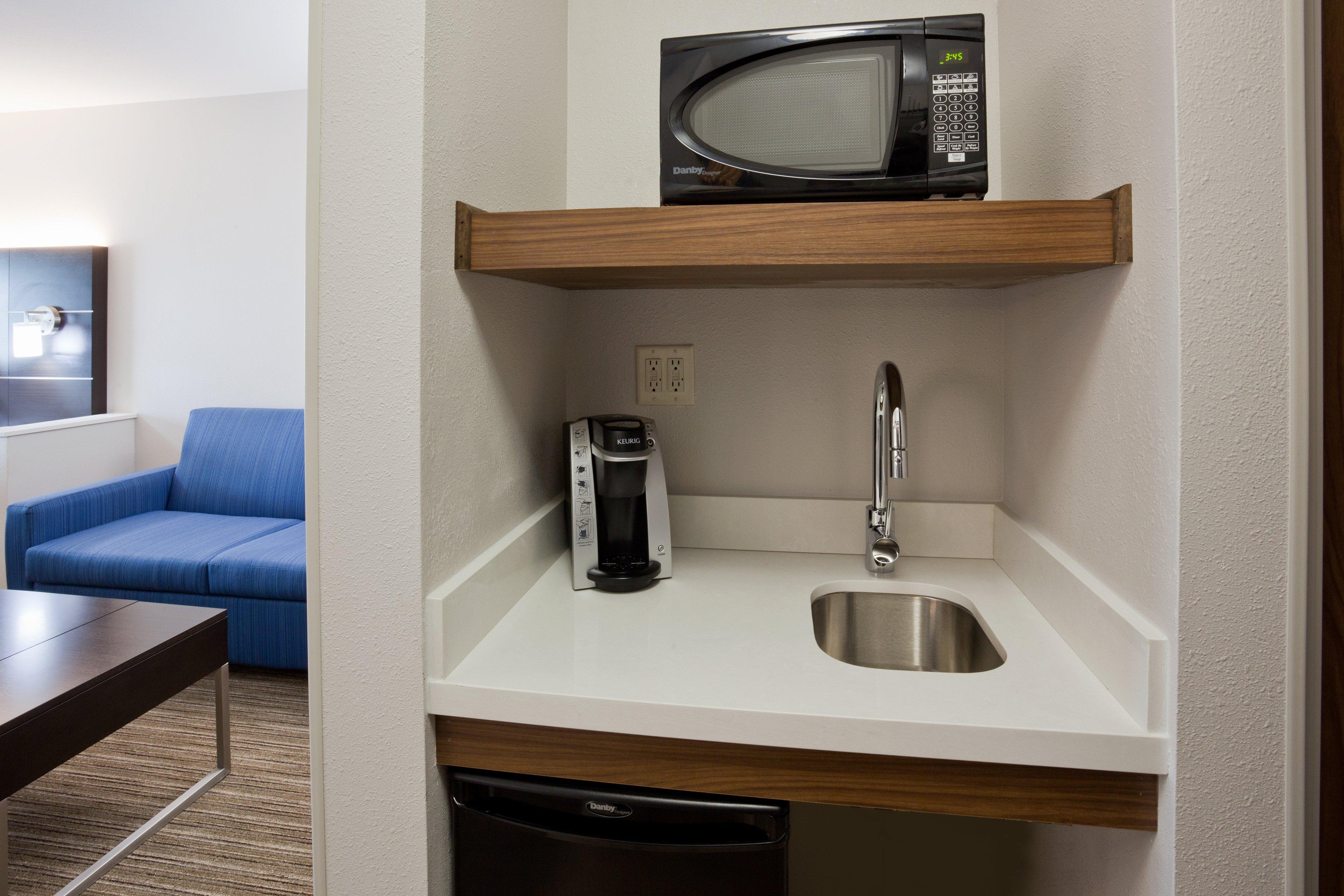 Holiday Inn Express & Suites - Dickinson By Ihg Екстериор снимка