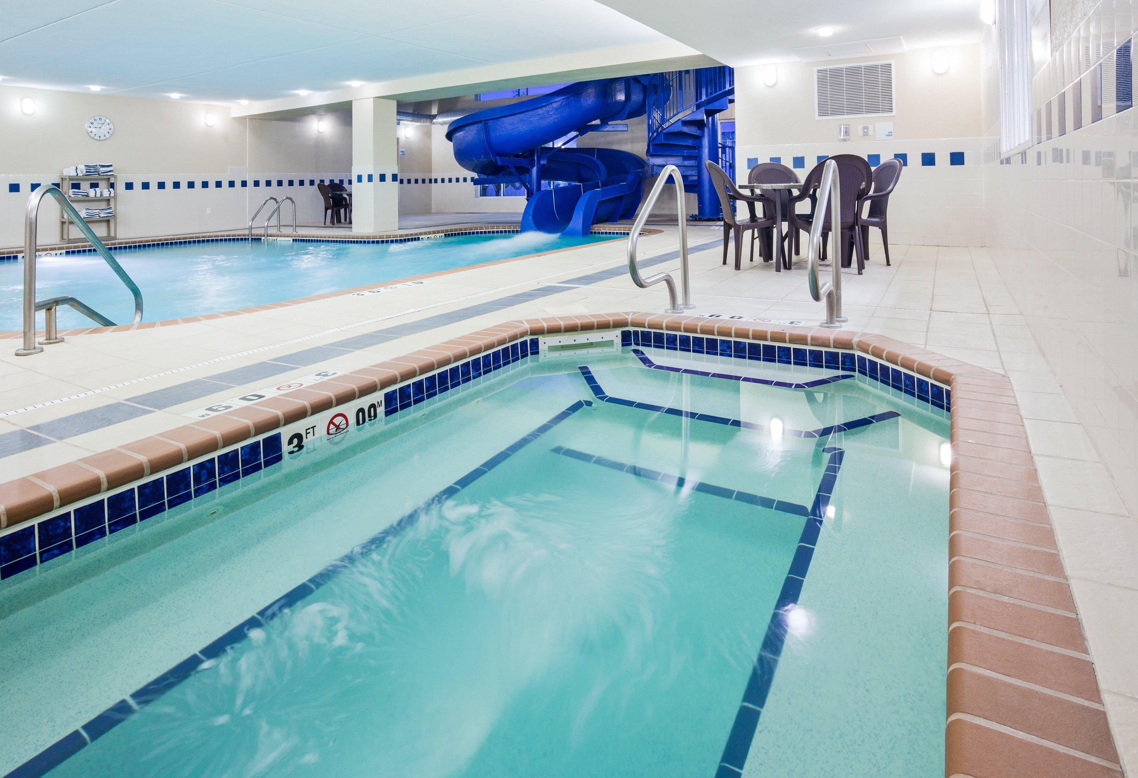 Holiday Inn Express & Suites - Dickinson By Ihg Екстериор снимка