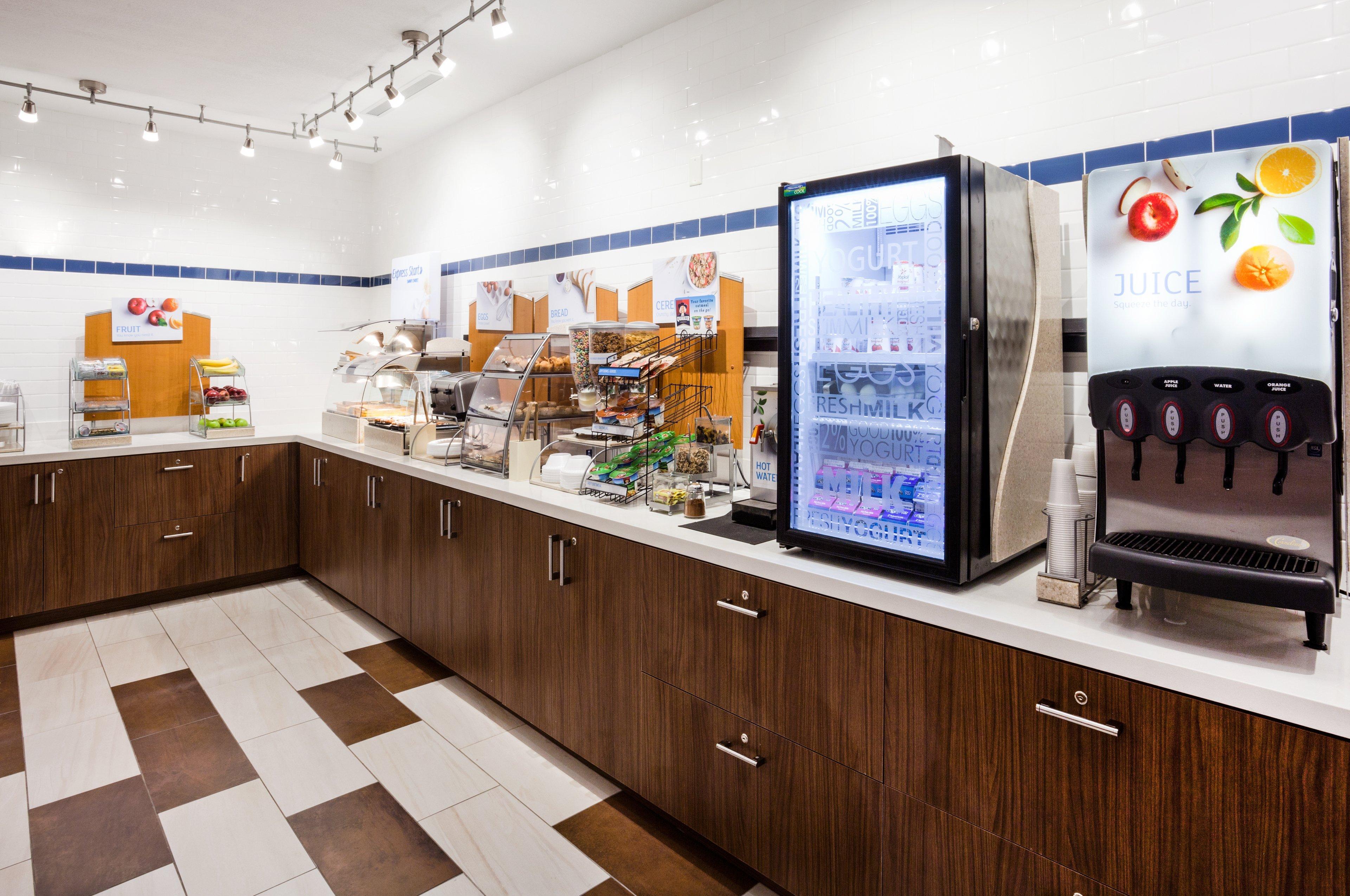Holiday Inn Express & Suites - Dickinson By Ihg Екстериор снимка