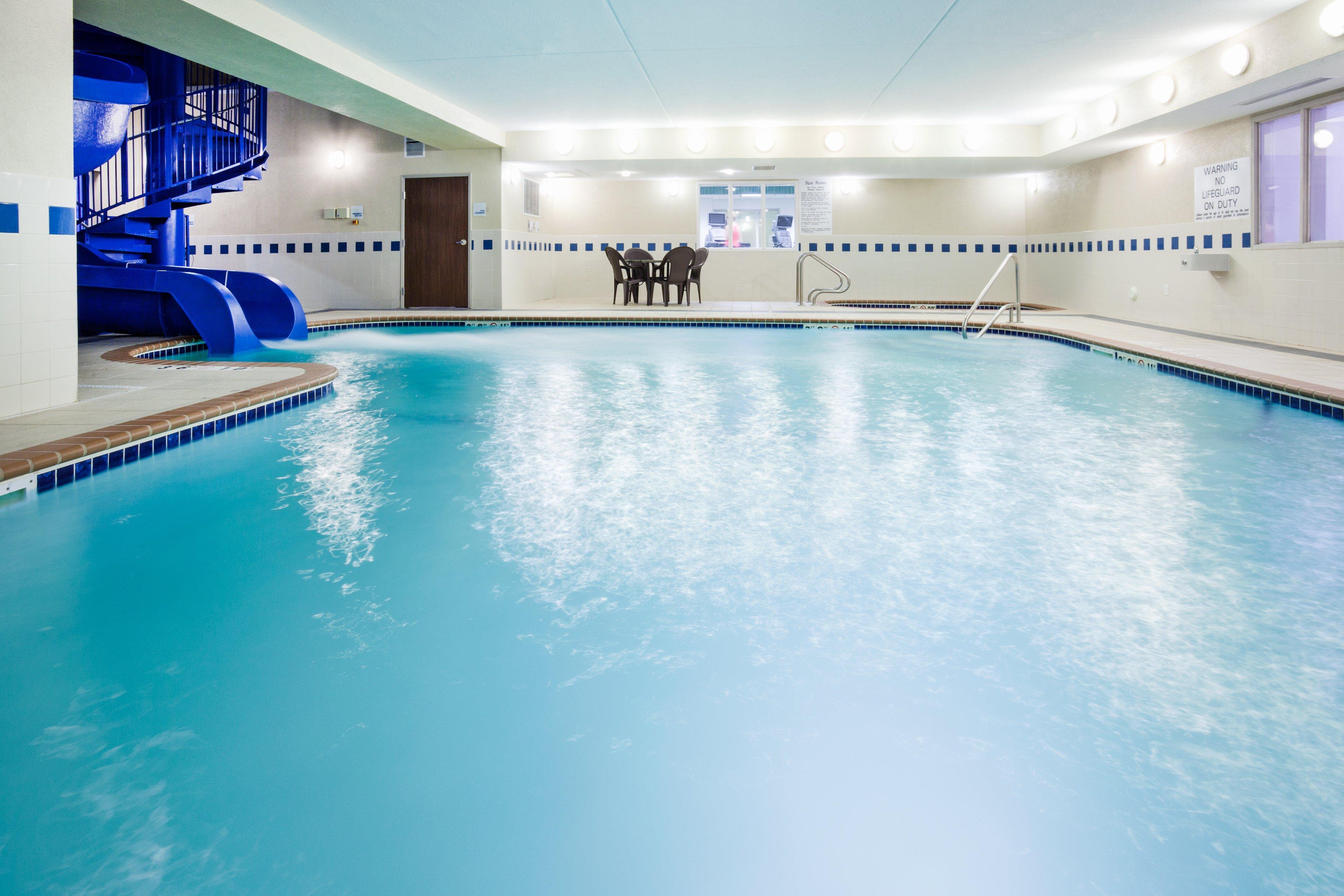 Holiday Inn Express & Suites - Dickinson By Ihg Екстериор снимка