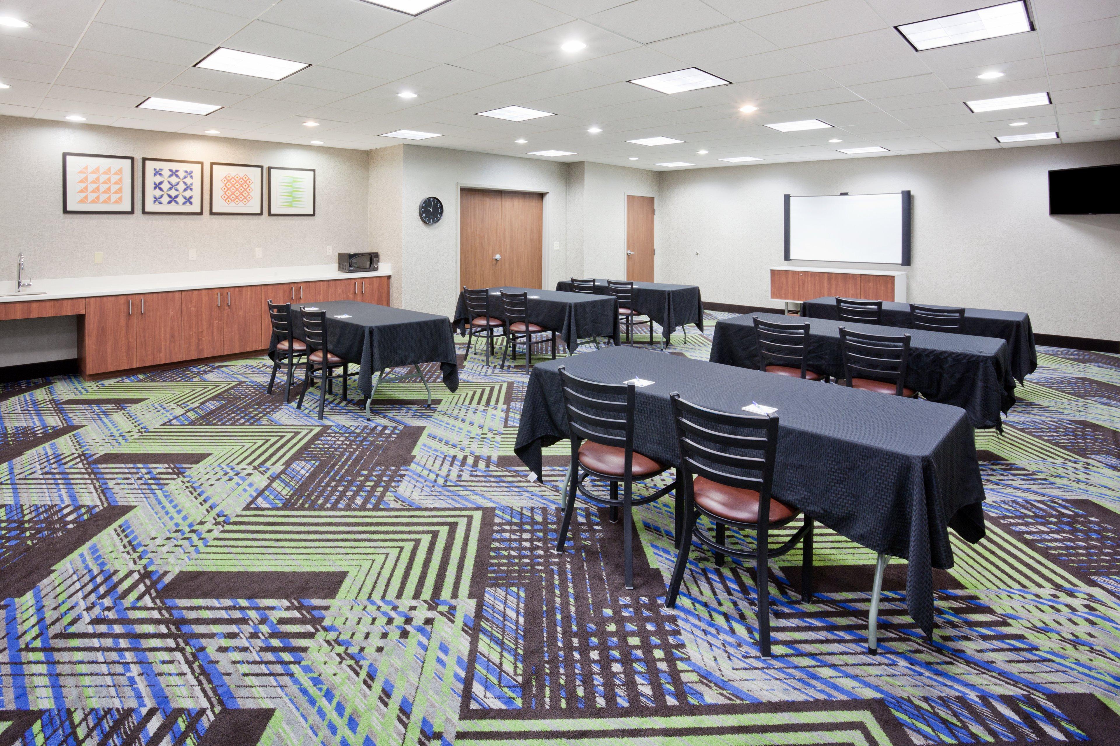 Holiday Inn Express & Suites - Dickinson By Ihg Екстериор снимка