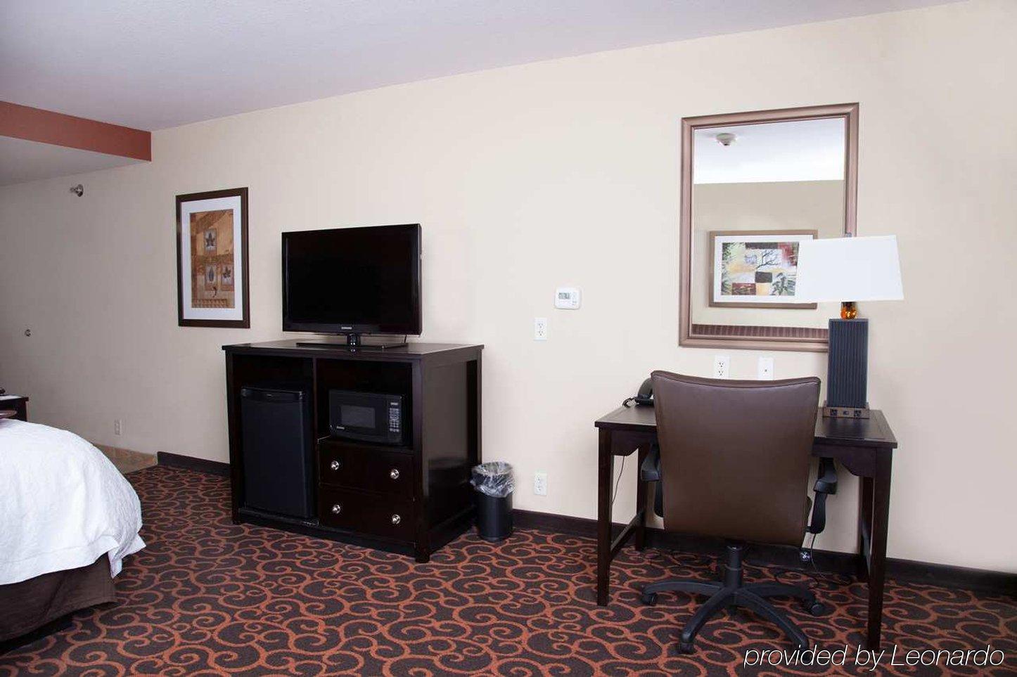 Holiday Inn Express & Suites - Dickinson By Ihg Екстериор снимка