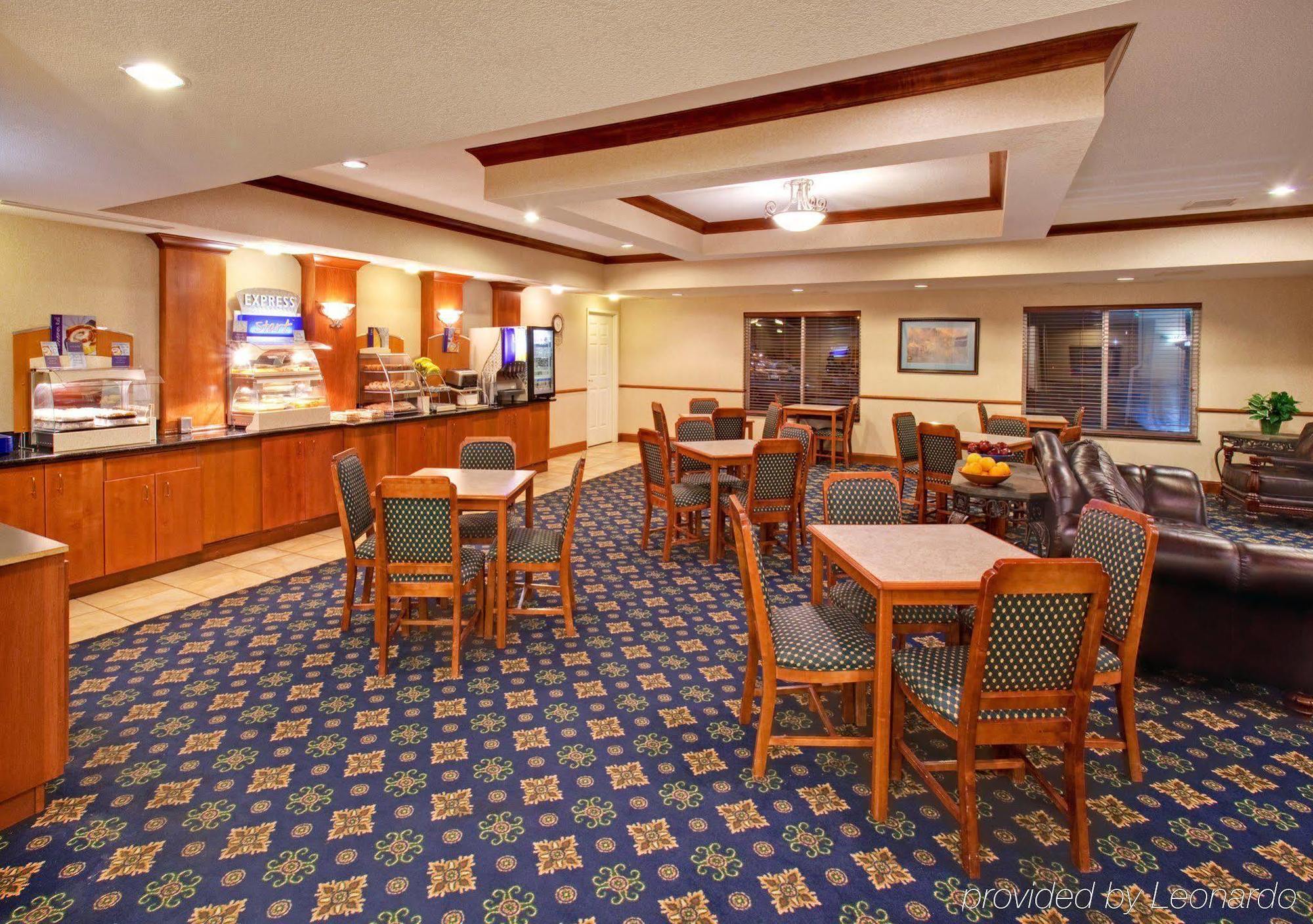 Holiday Inn Express & Suites - Dickinson By Ihg Ресторант снимка