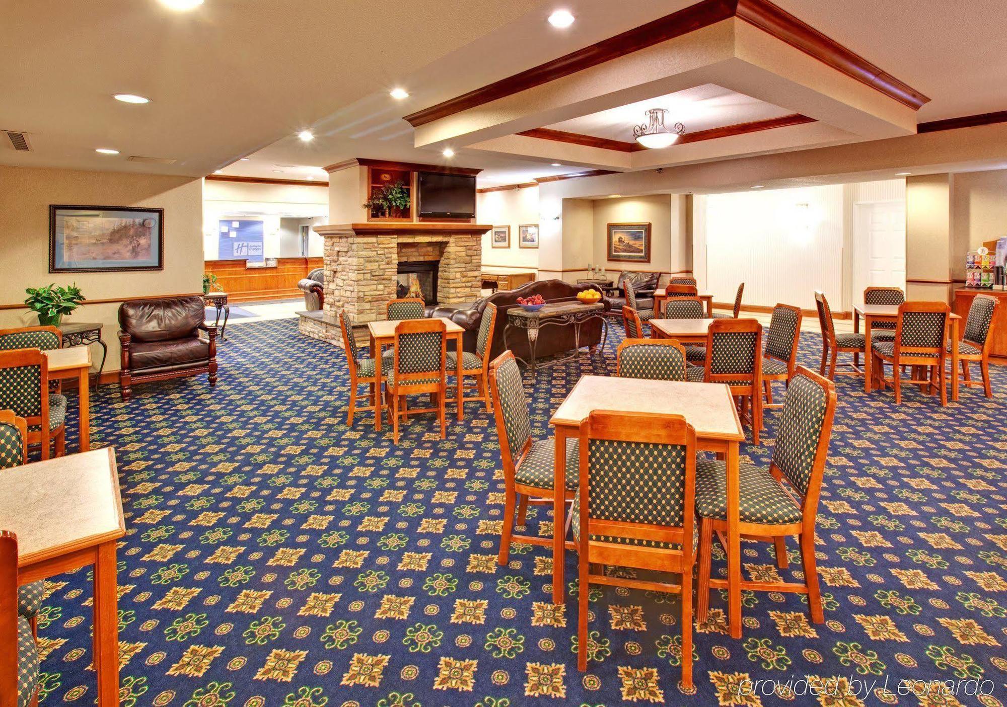 Holiday Inn Express & Suites - Dickinson By Ihg Ресторант снимка