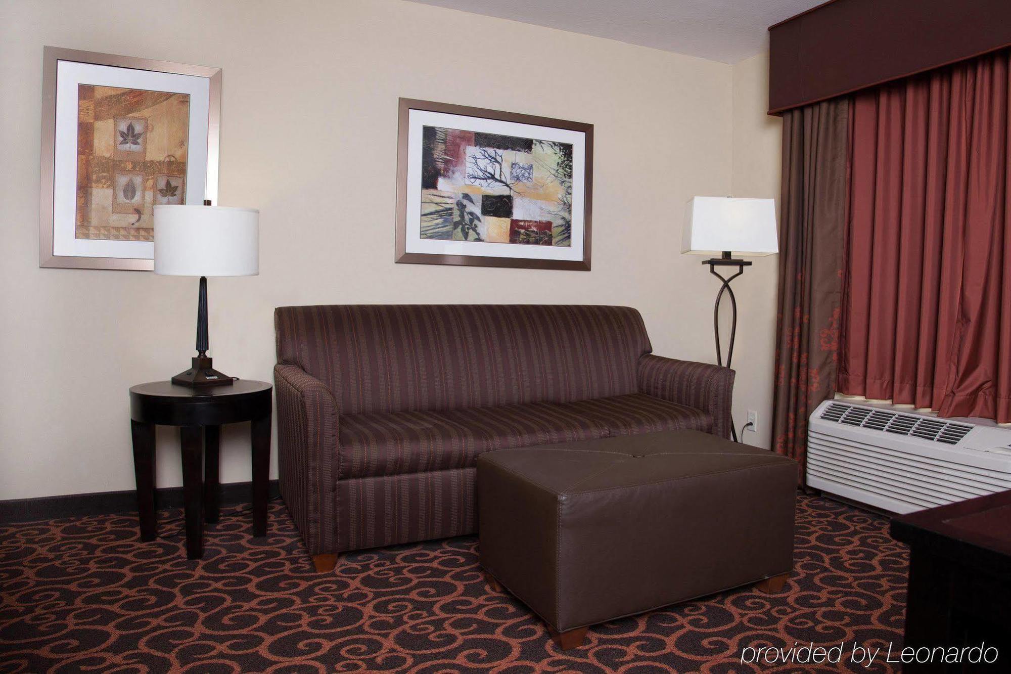 Holiday Inn Express & Suites - Dickinson By Ihg Екстериор снимка