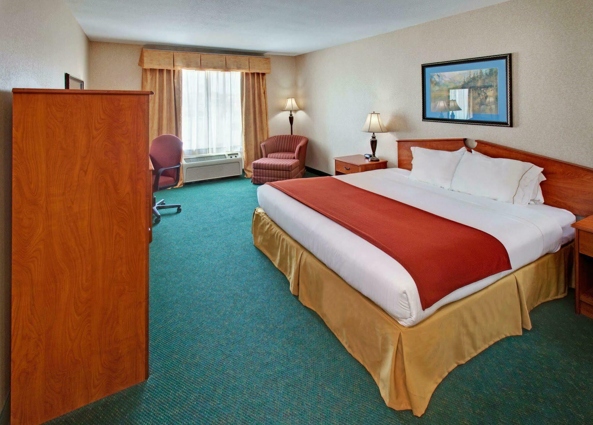 Holiday Inn Express & Suites - Dickinson By Ihg Стая снимка